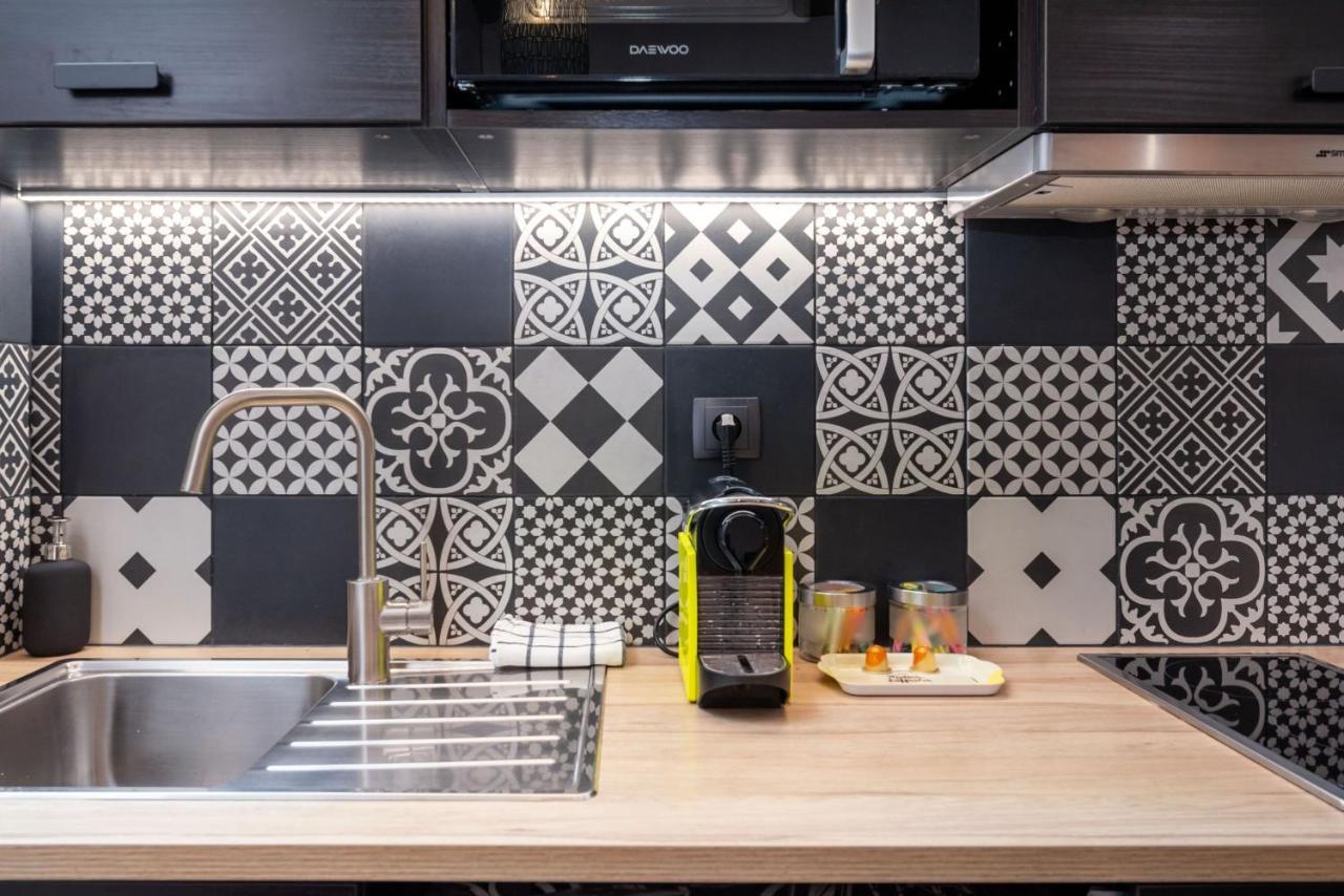 Le 14 Sathonay Apartment Лион Екстериор снимка